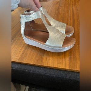 Gentle souls sandals size 7.5